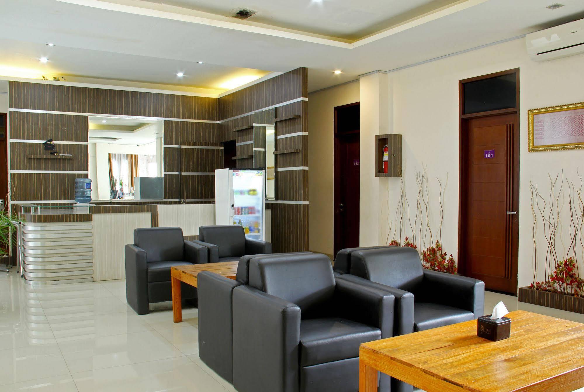 Reddoorz Plus @ Natuna Bandung Exterior foto